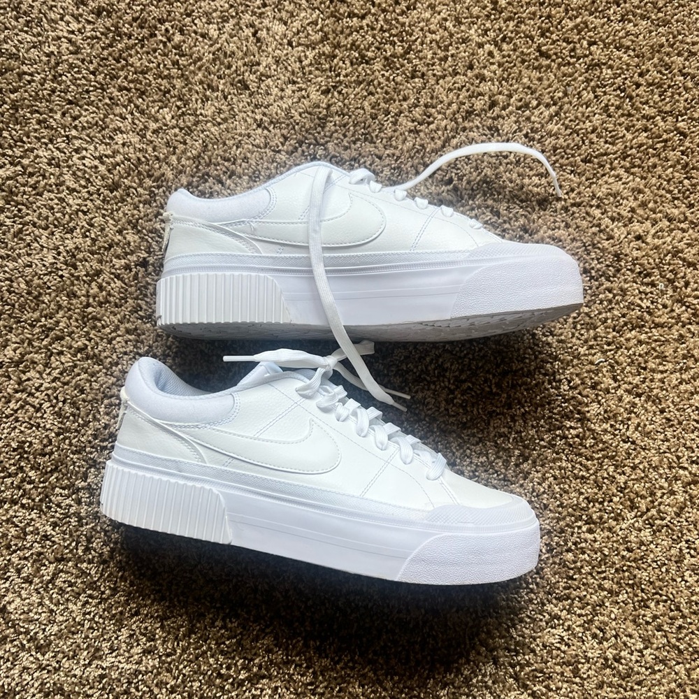 White Nike women’s  Sneakers